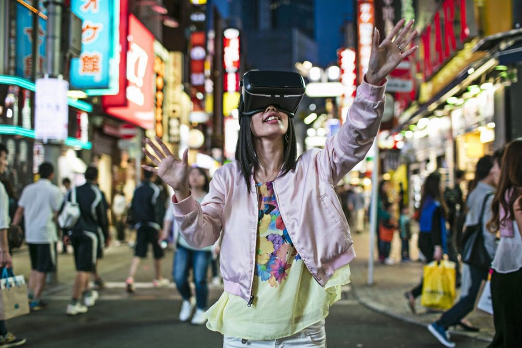 using virtual reality headset for travel experiences
