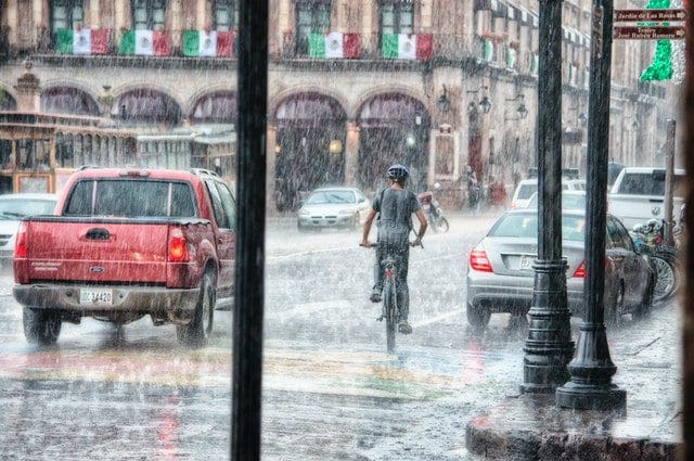 Heavy rain in city